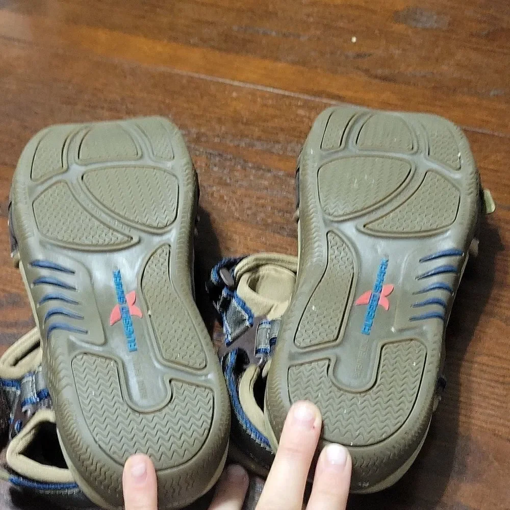 Bass Rugged Shark Mako sport sandals sz 9